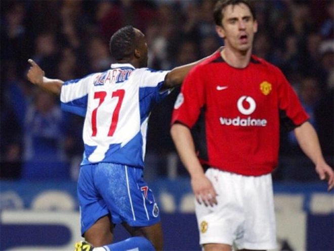 万众瞩目 万众瞩目